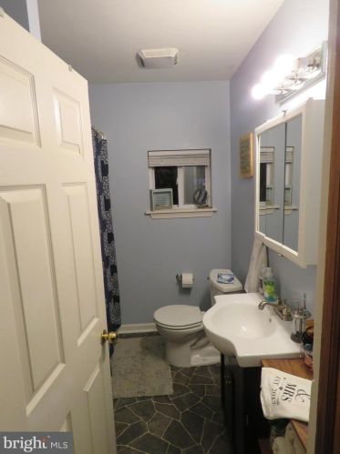 129 Progress Ave, West Deptford NJ 08096-1211 exterior