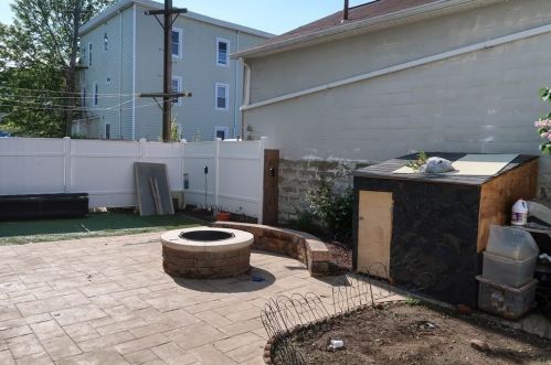 33 Independent St, New Bedford MA 02744-1800 exterior