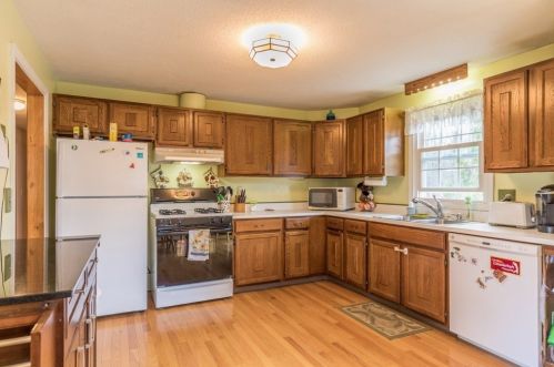 206 Main St, Templeton, MA 01468-1424