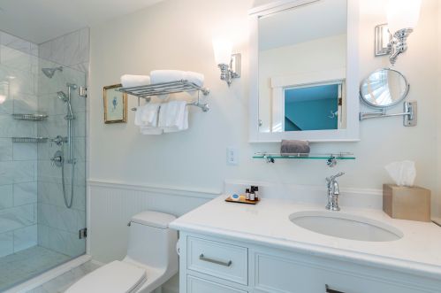 407 Old Harbor Rd, Chatham MA 02633-2375 exterior