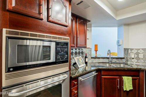 125 Beck Ln, Phoenix AZ 85032-4293 exterior