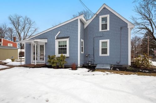 4 Linden Pl, Weymouth MA 02189-1607 exterior