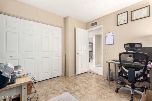 15450 39 St, Phoenix AZ 85018-6406 exterior