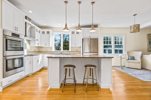 11 Birchwood Ln, Hingham, MA 02061-1158