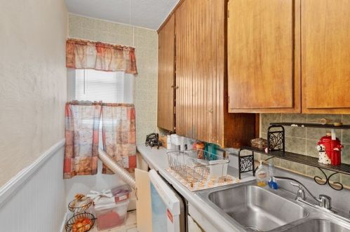 127 Plantation St, Worcester MA 01604-3067 exterior