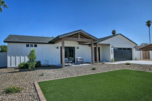 11039 42nd St, Phoenix, AZ 85028-2907