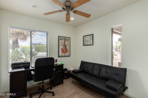 905 Bluefield Ave, Phoenix AZ 85053-1042 exterior