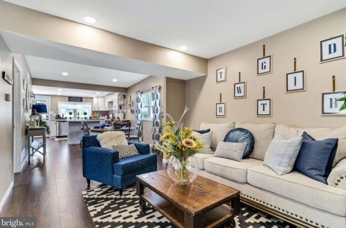 1564 Center St, West Deptford NJ  08086-3098 exterior