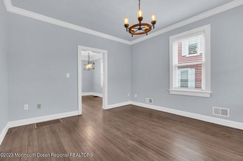 19 Mount St, Tinton Falls NJ  07701-1806 exterior