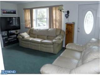 102 Dickinson Rd, Aura NJ  08028-2105 exterior