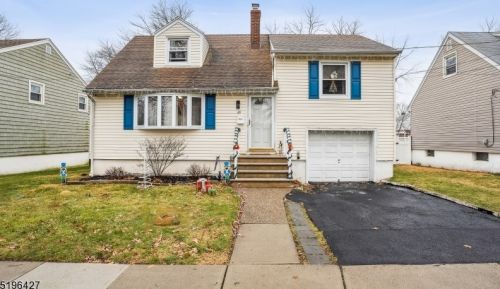 49 Carpenter St, Belleville, NJ 07109-1405