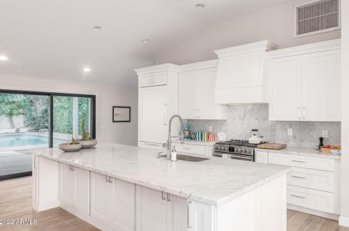 4513 Avalon Dr, Phoenix AZ  85018-7231 exterior