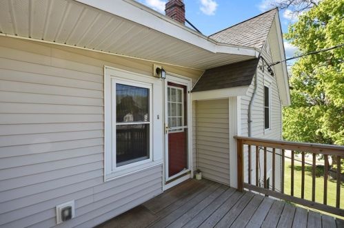 30 Apricot St, Worcester MA 01603-1521 exterior