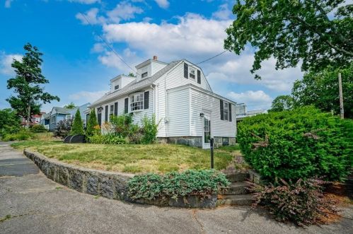 32 Prince St, Milton, MA 02186-2661