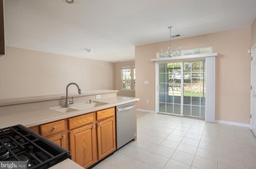 5 Taylor Ct, Columbus NJ  08022-2339 exterior