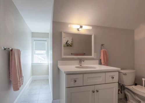 319 Hillcrest Rd, Needham MA 02492-4028 exterior