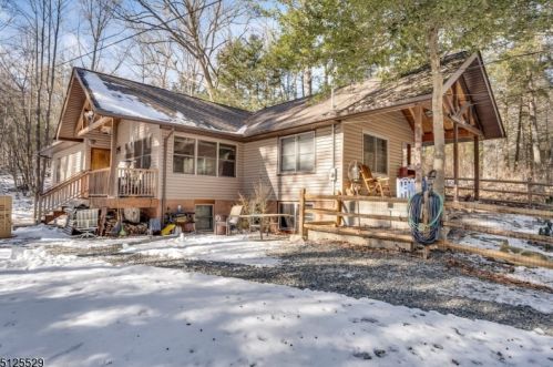 30 Colfax Dr, Skyline Lakes NJ  07456-1205 exterior