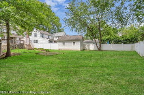 39 Brown Pl, Tinton Falls NJ  07701-2206 exterior