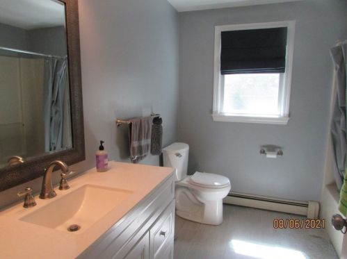 1060 Rocky Woods St, Taunton MA  02780-8200 exterior