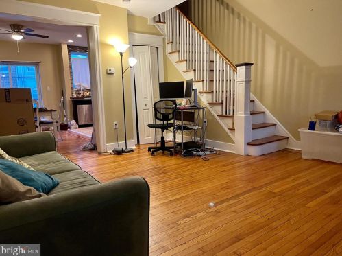 6547 20th St, Philadelphia, PA 19138-3101