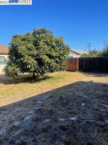 1218 139 Ave, San Leandro CA 94578-1658 exterior