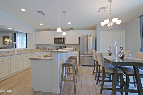 6426 38 Dr, Phoenix AZ 85029-2007 exterior