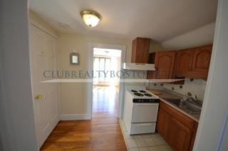 16 Wells Ave, Watertown MA  02472-2022 exterior