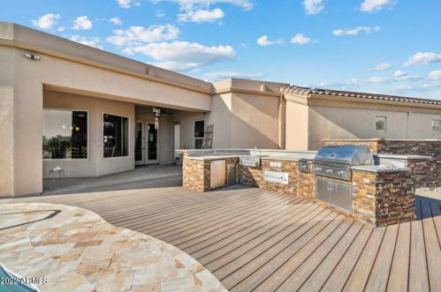 33807 4 Dr, Phoenix AZ 85045-0464 exterior