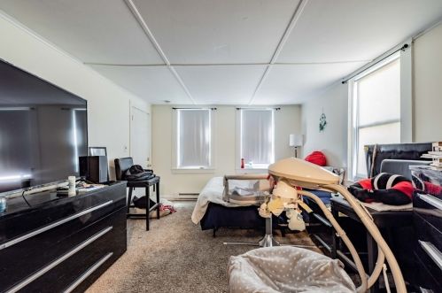 89 Mechanic St, Montgomery MA 01085-3073 exterior