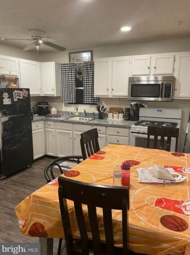 207 Florence Ave, West Deptford NJ 08093-2024 exterior