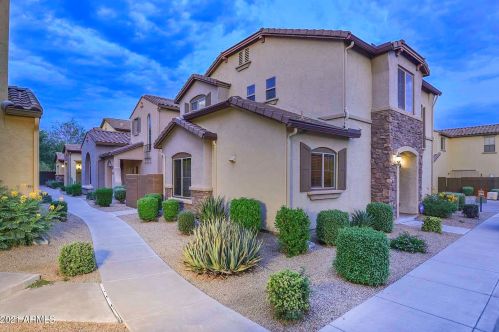 3956 Cat Balue Dr, Phoenix, AZ 85050-4887