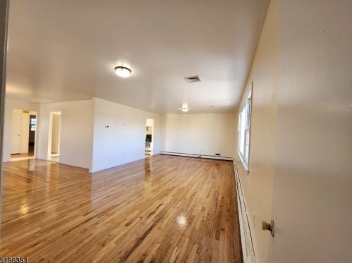 72 Newark Pl, Belleville NJ  07109-1916 exterior