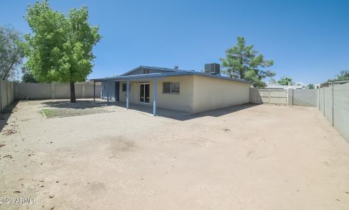 2235 Bluefield Ave, Phoenix AZ  85023-1214 exterior