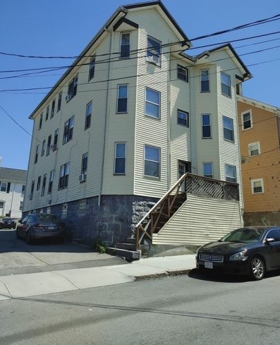 134 Fountain St, Fall River, MA 02721-1327