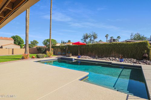 4049 Becker Ln, Phoenix, AZ 85028-3529