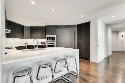 2402 Esplanade Ln, Phoenix, AZ 85016-9108