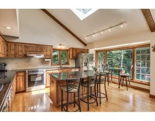 9 Hawthorne St, Acton MA  01720-5514 exterior