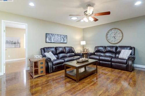 1476 Regent Dr, San Leandro CA 94577-5323 exterior