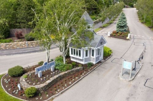 11 Bay Cliff Cir, Plymouth MA 02360-1458 exterior