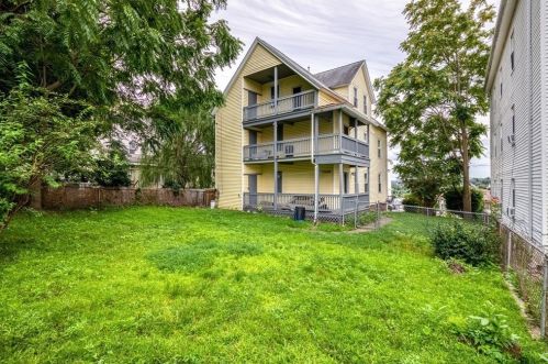 30 Esther St, Worcester MA 01607-1036 exterior