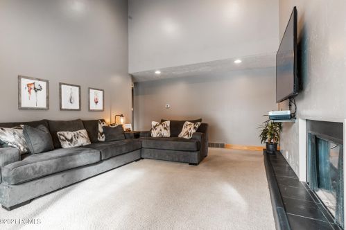 2030 Lucky John Dr, Park City UT 84060-6920 exterior