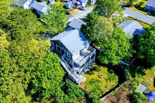 17 Fairbanks St, Wareham, MA 02571-2771