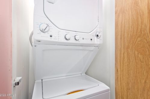 2050 Dunlap Ave, Phoenix AZ 85021-0695 exterior