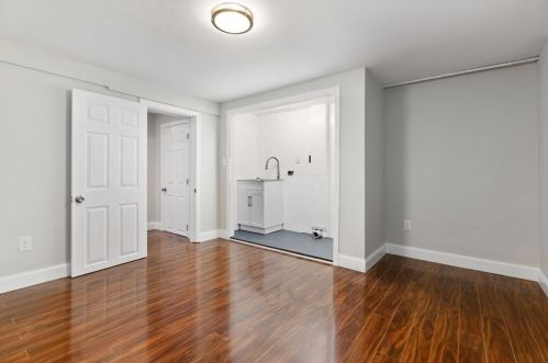 31 Jersey St, Dedham MA  02026-4942 exterior