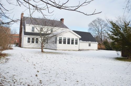 1686 Beacon St, Newton MA 02468-1463 exterior