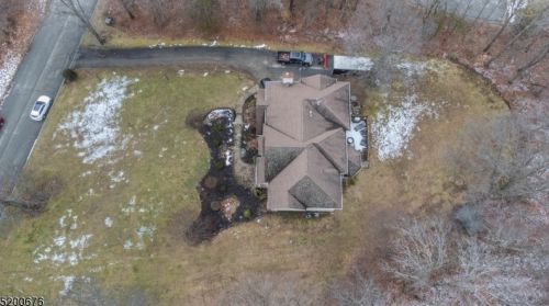 8 Jenny Ln, Wantage NJ  07461-4550 exterior