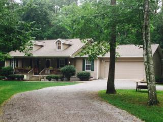 410 Walker Hollow Dr, Monterey TN  38574-7096 exterior