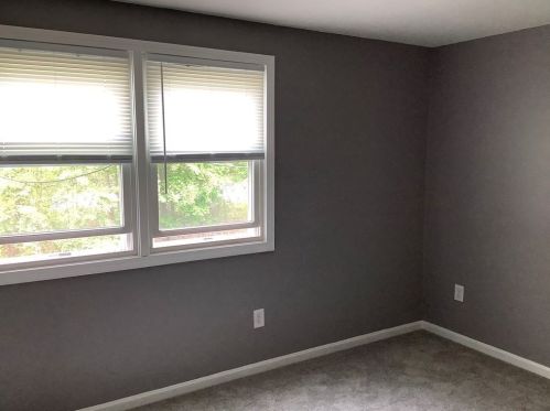 1261 Church St, New Bedford MA 02745-1725 exterior