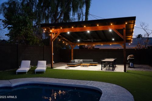 2635 Clarendon Ave, Phoenix AZ 85018-5958 exterior