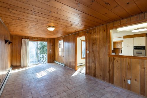 27 Huettner Rd, Falmouth MA 02543-1508 exterior